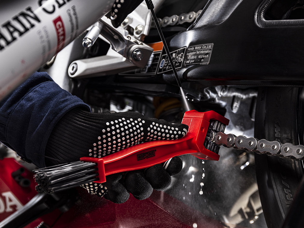IPONE Road Chain Care Kit (1 Road Chain Grease 750ml + 1 Chain Cleaner 750ml + 1 Chain Brush)