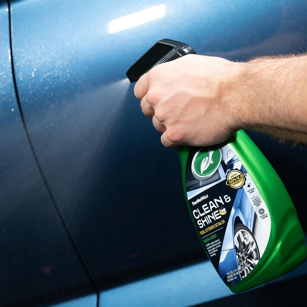 Turtle Wax Quick & Easy Clean & Shine Detailer (769ml)